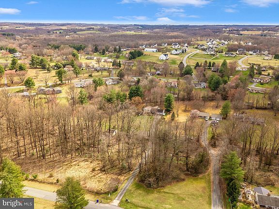 4th image of 3140 Pheasant Run
