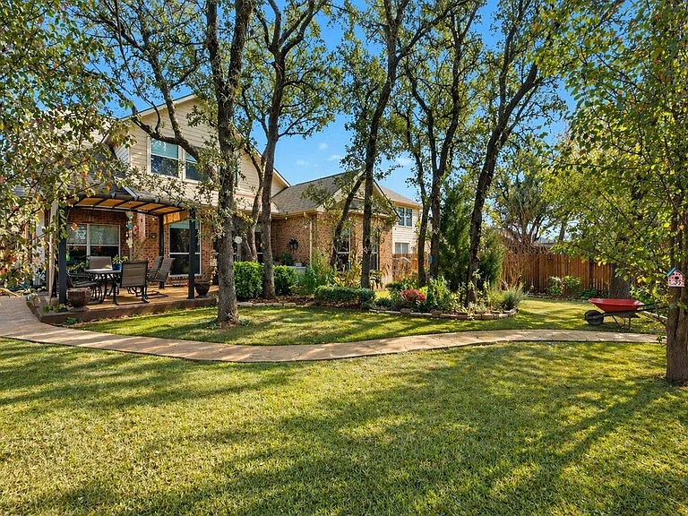 10900 Sky Rock Dr — Photo 17