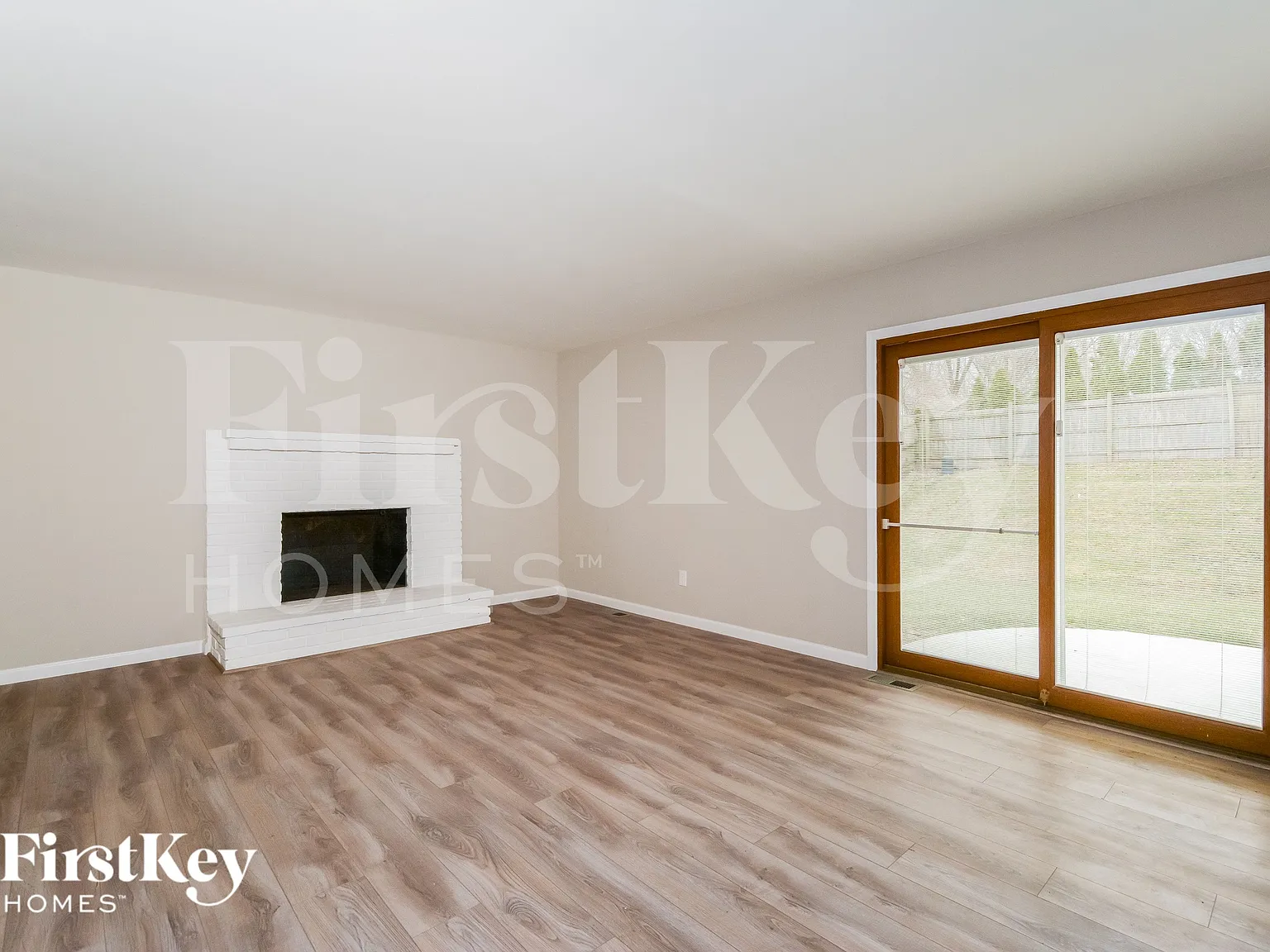 4 bed, 2.5 bath, 3100 sqft, $2,990 — Photo 2