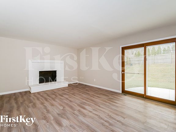 2nd image of 427 Holly Terrace Ct