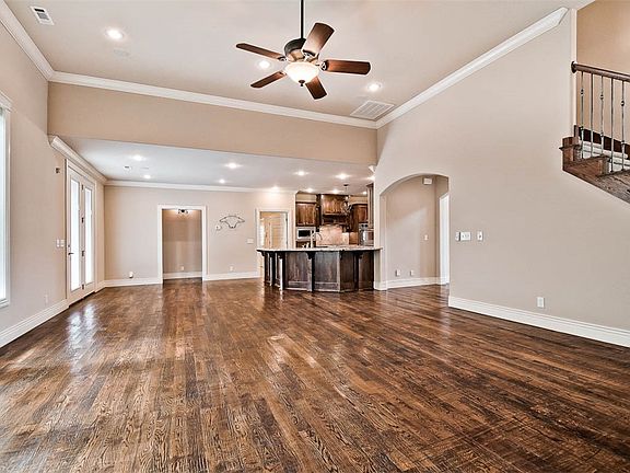 4th image of 550 Trailwood Cir