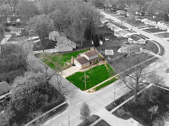 3rd image of 2204 Southeast Blvd