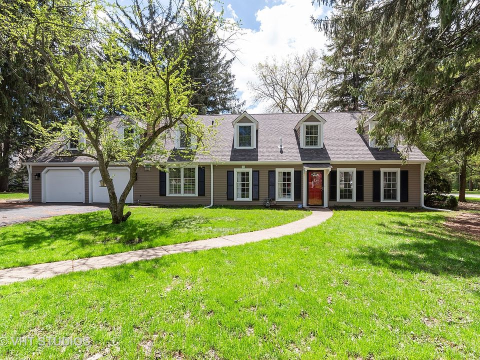 1st image of 52 Oxford Dr