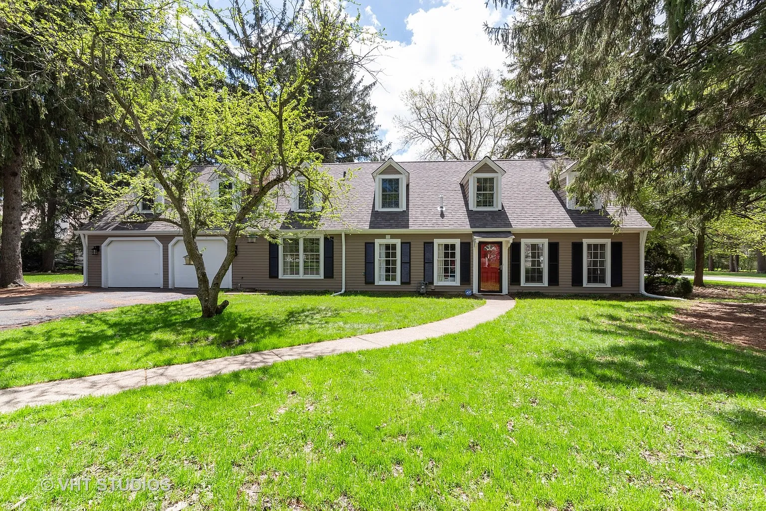 52 Oxford Dr photo 1