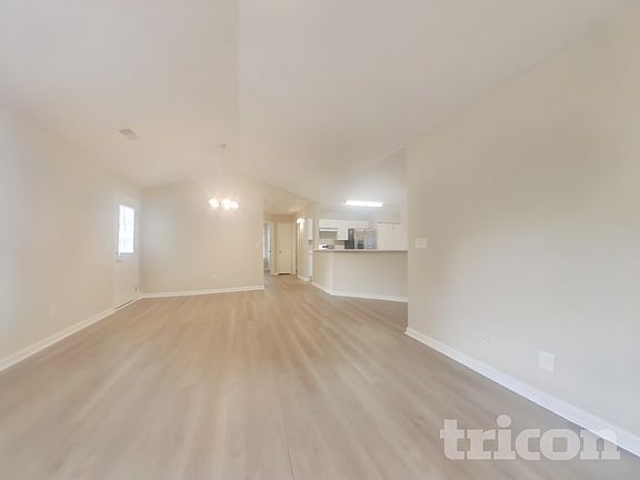 2nd image of 3010 Lake Park Ct