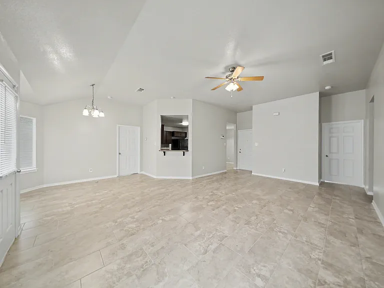 2701 Tarrant County Dr — Photo 11