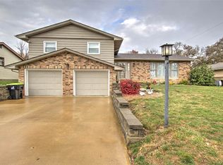 2440 Ivy Ln, Decatur, IL 62521