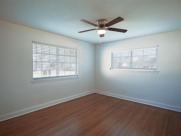 8006 Richmond Ave — Photo 14