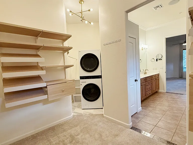 3041 W Simon Cir — Photo 4
