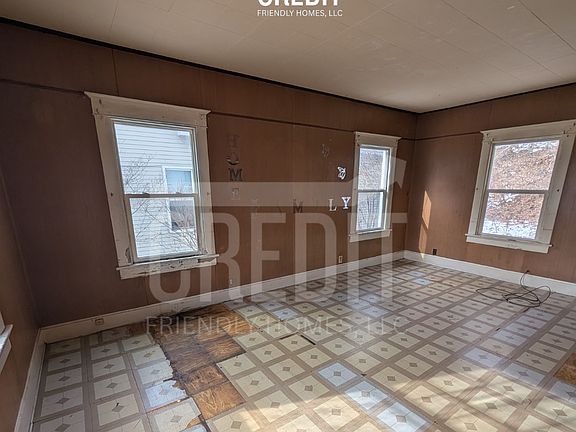 2nd image of 1603 NE Glendale Ave