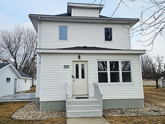 3rd image of 251 2nd St