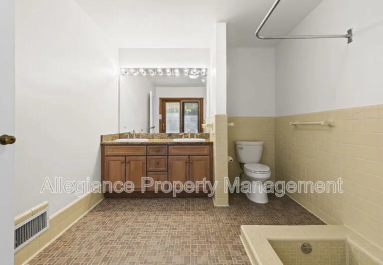3548 N Valley St — Photo 27