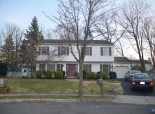 326 Grix Ct, New Milford, NJ 07646