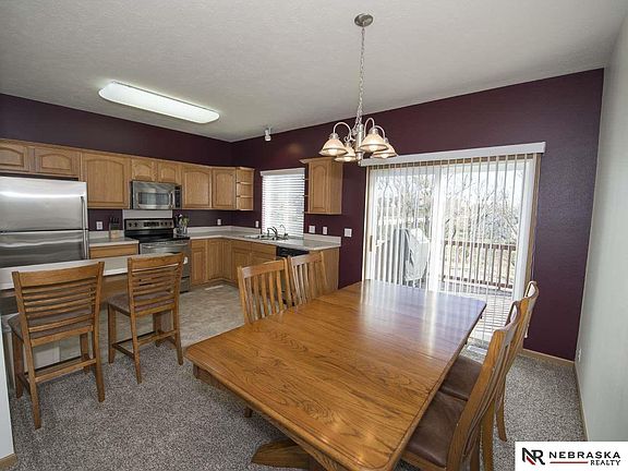 3rd image of 15205 Camden Cir
