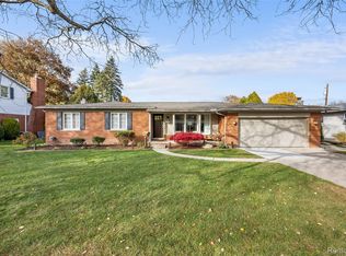 34178 Grove Dr, Livonia, MI 48154