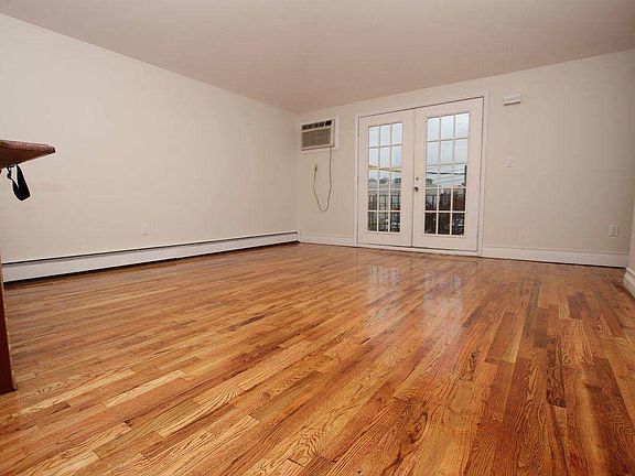 3rd image of 319 Winthrop St #33