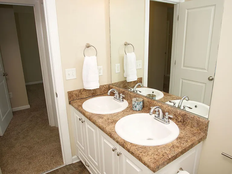 484 Brantley Cove Cir — Photo 34