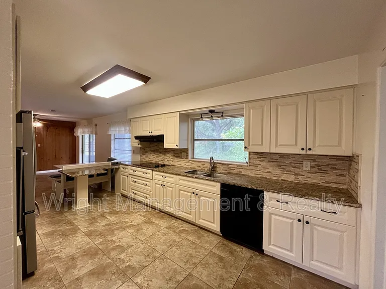 58 Arnoni Dr — Photo 6