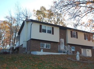 3024 Garry Ct, Radcliff, KY 40160