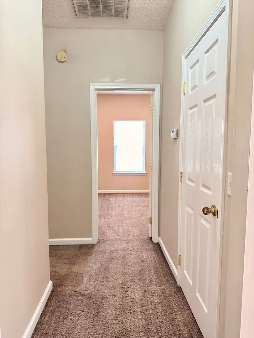 123 Magnolia Court — Photo 3