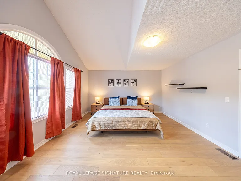 2299 Yorktown Cir — Photo 18