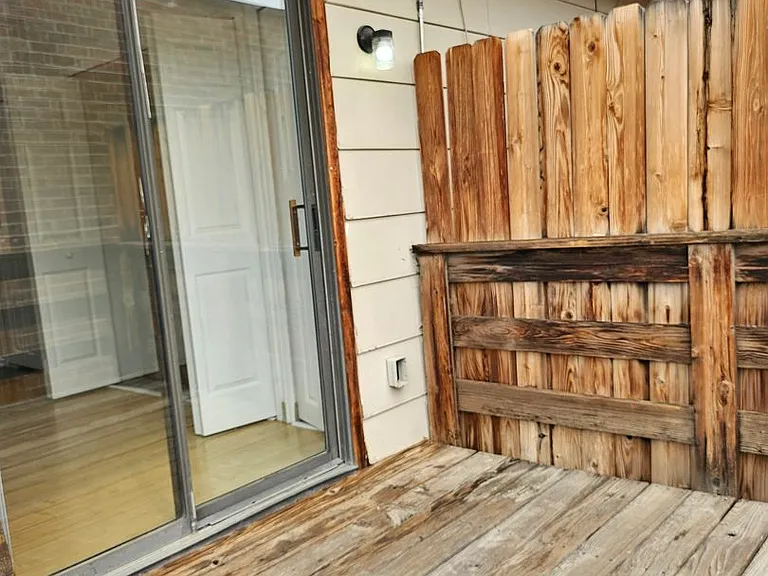 1900 N Salem Ave — Photo 14