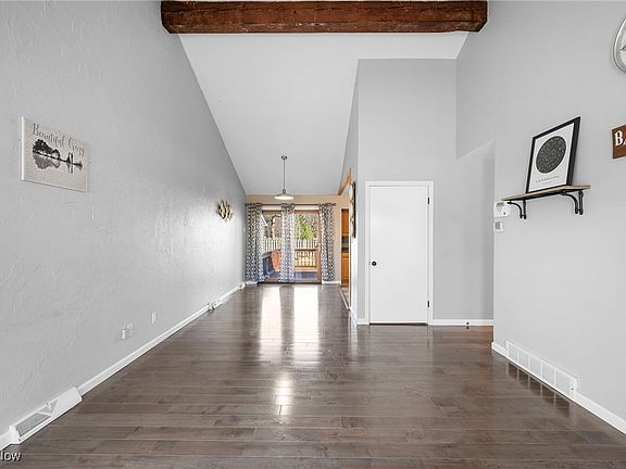 4th image of 35589 Beachpark Dr