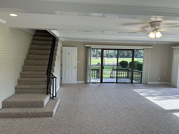 5th image of 358 Country Club Rd