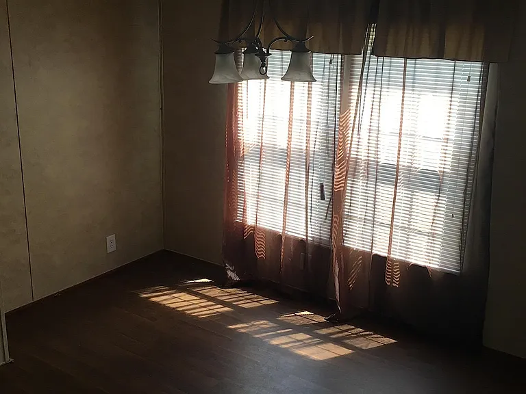 135 Elaine Dr — Photo 8