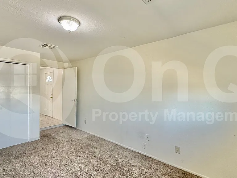 3602 N 72nd Ln — Photo 7