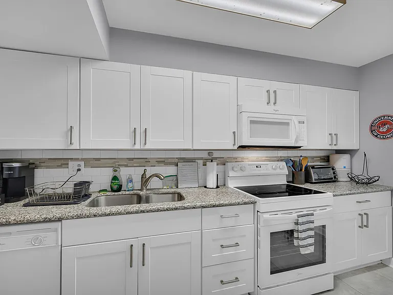 290 Appleby Dr #268 — Photo 38