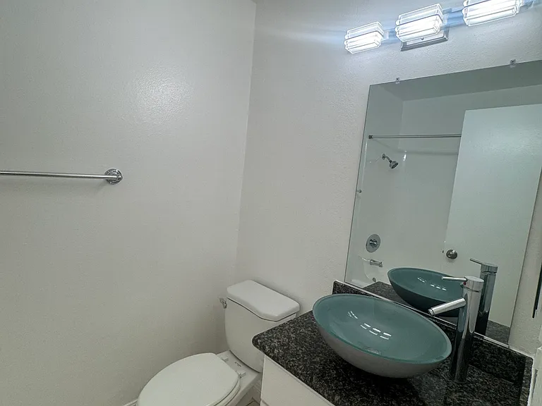 The Lennox — Photo 29