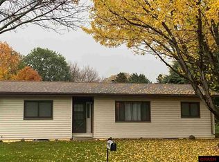 1530 Edgewood Blvd, North Mankato, MN 56003