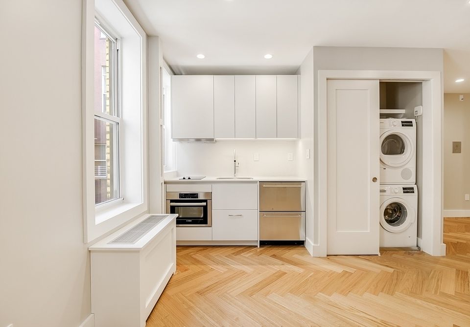 1st image of 225 W 23rd St APT 5S
