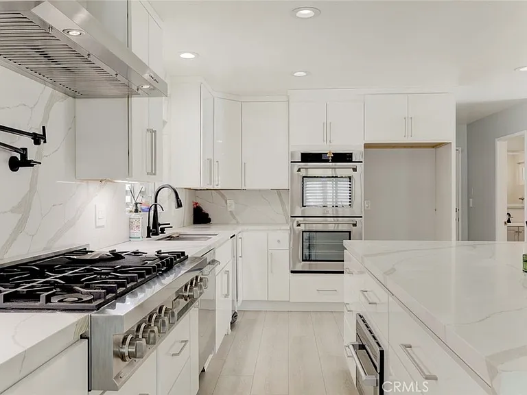 9450 Tampa Ave — Photo 26