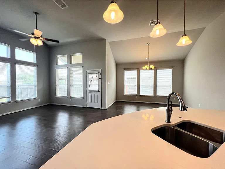 613 Palmilla St — Photo 28