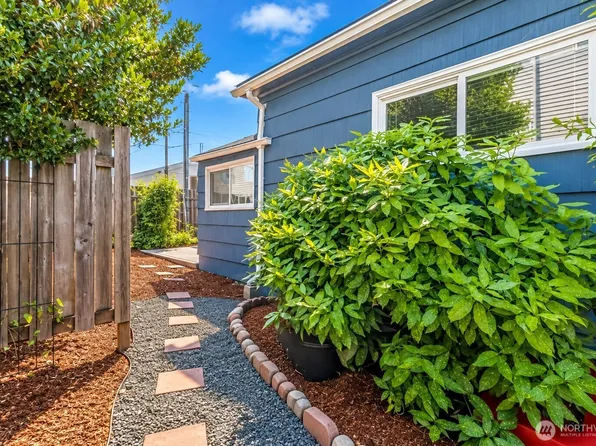 611 N Junett Street N, Tacoma, WA 98406