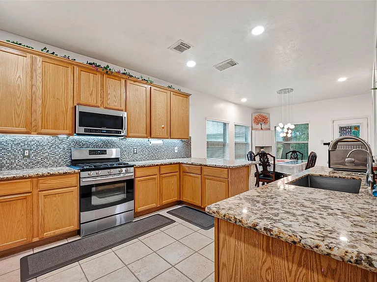 2602 Falcon Knoll Ln — Photo 18