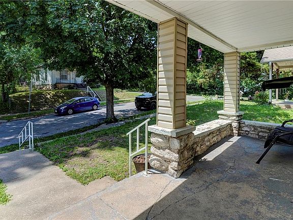 2nd image of 527 N Lawndale Ave