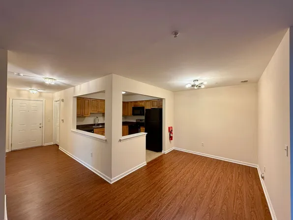 1315 Fernwood Ct, New Brunswick, NJ 08901