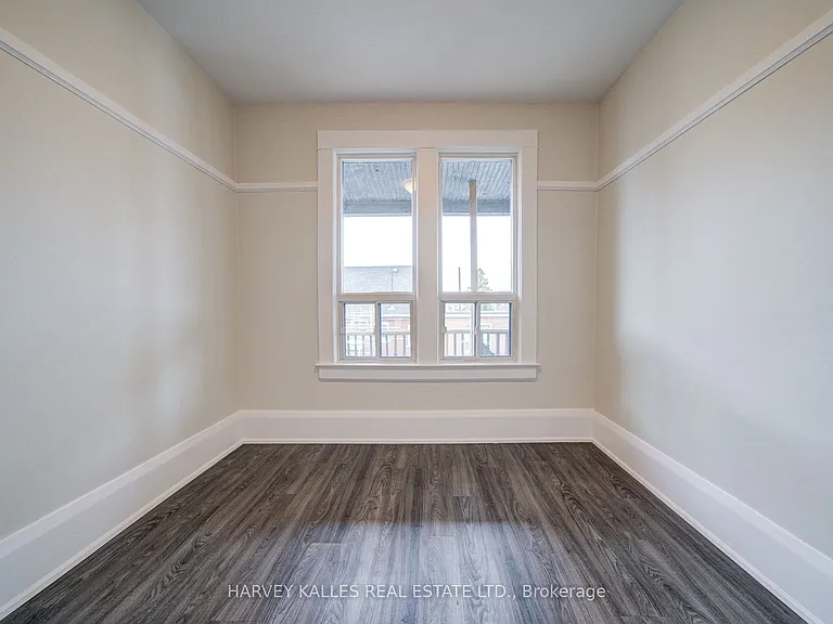 1074 Saint Clair Ave W #4 — Photo 28