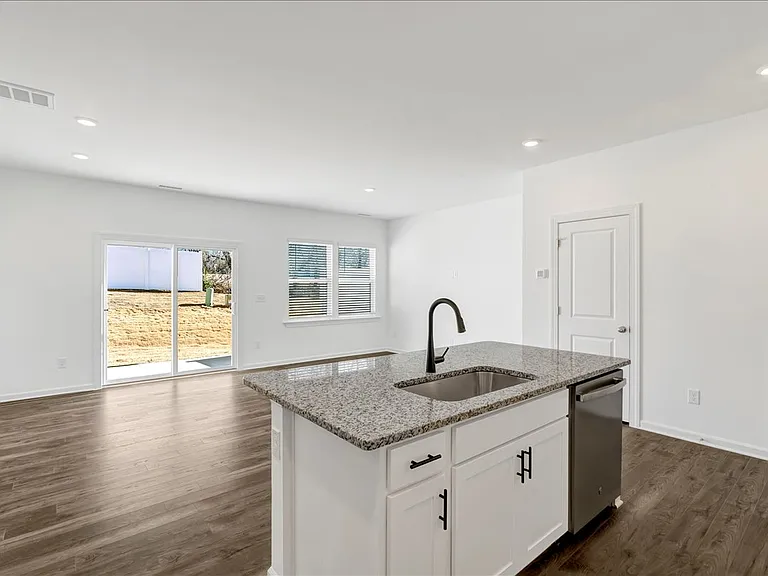 256 Hank Way — Photo 6