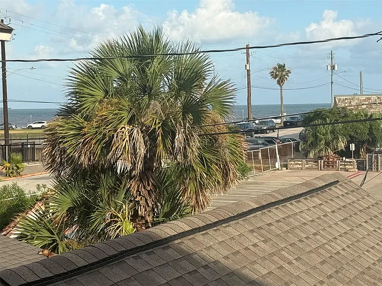 2207 Avenue P — Photo 33
