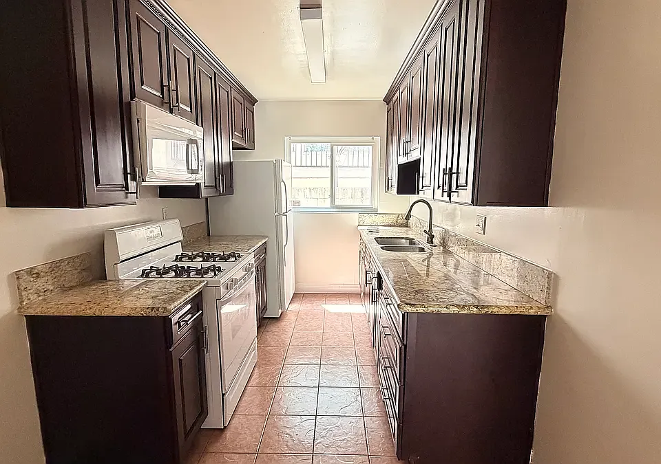 4366 Ventura Canyon Ave #4