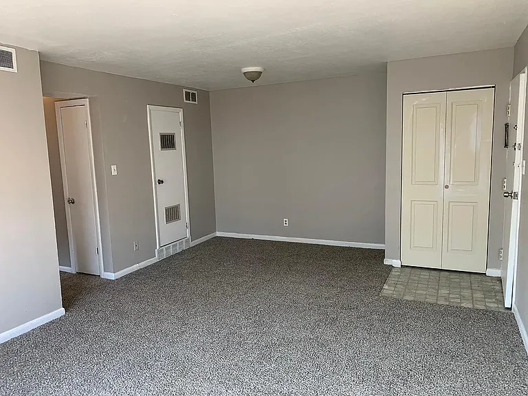 2266 Noble Rd — Photo 11