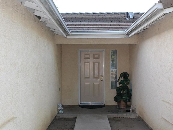 2nd image of 210 W Wren Ave