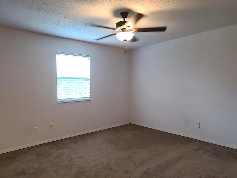6519 W Newberry Rd #602 — Photo 8