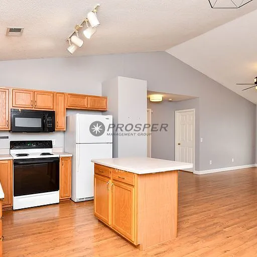 1925 Country Apple Ct — Photo 9