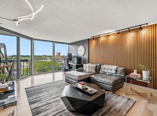 Landmark On The Lake, Milwaukee, WI 53202