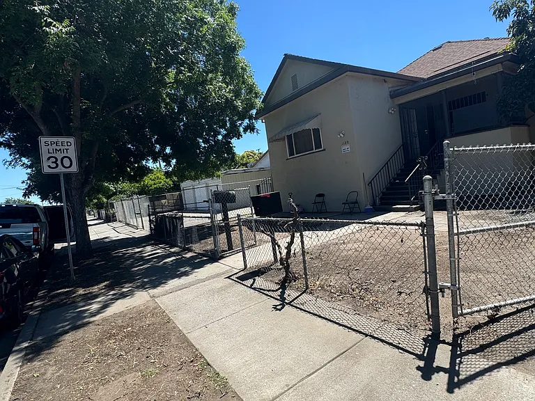 1129 S Lincoln St #1 — Photo 8